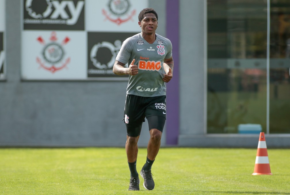 Sem contrato, Yony González pode se despedir do Corinthians com apenas um chute certo