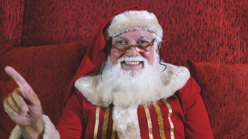 Papai Noel JosÃ© Graciano se preocupa em desenvolver comunicaÃ§Ã£o pela lÃ­ngua de sinais  â€” Foto: Wilson AraÃºjo/ TV Vanguarda