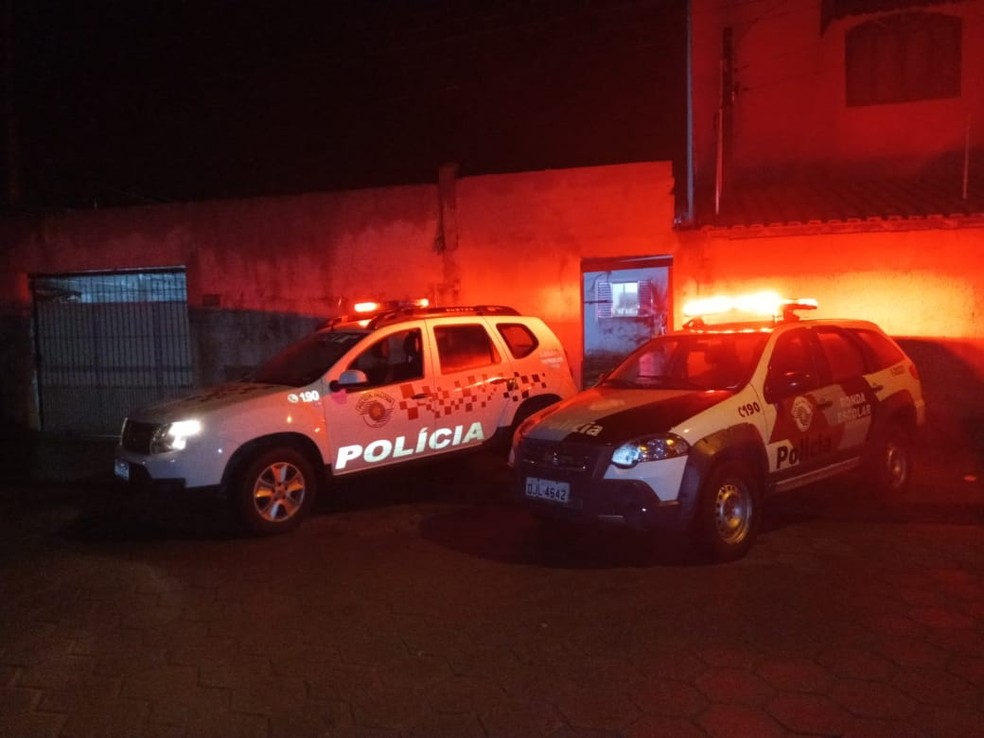 Pol&iacute;cia Militar foi acionada e compareceu ao local do crime em Itanha&eacute;m, SP &mdash; Foto: Divulga&ccedil;&atilde;o/Pol&iacute;cia Militar