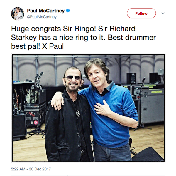O parabéns dados por Paul McCartney ao amigo Ringo Starr (Foto: Twitter)