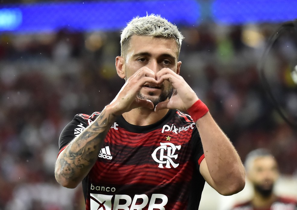 Arrascaeta comemora gol contra o São Paulo, pela Copa do Brasil  — Foto: André Durão 