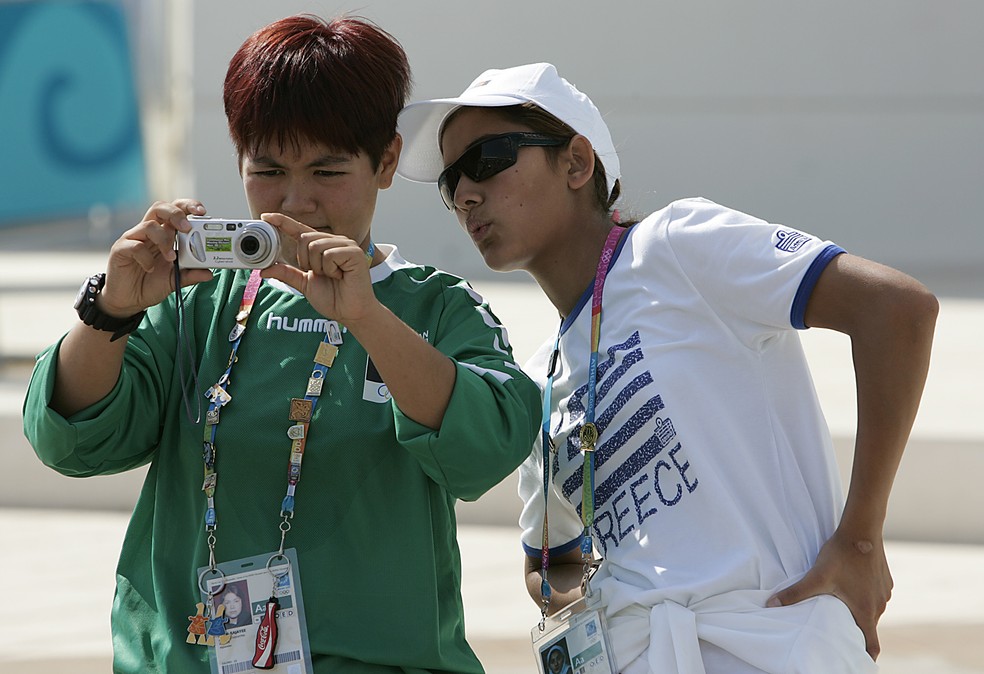 Friba Rezayee e Robina Muqimyar Jalali representaram o Afeganist&atilde;o em Atenas 2004 &mdash; Foto: Getty Images