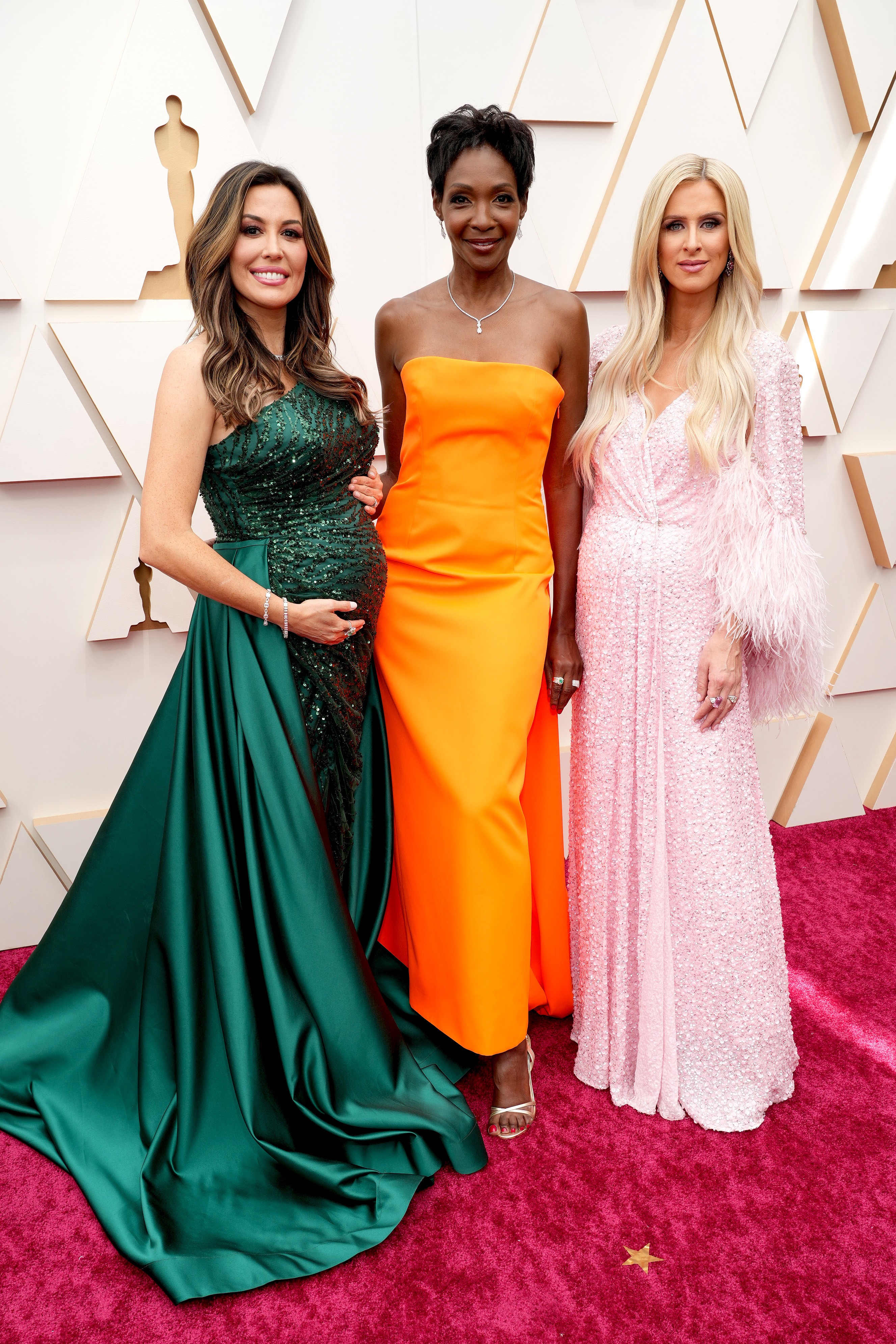 HOLLYWOOD, CALIFORNIA - MARCH 27: (L-R) Leslie Lopez, Roshumba Williams and Nicky Hilton Rothschild attend the 94th Annual Academy Awards at Hollywood and Highland on March 27, 2022 in Hollywood, California. (Photo by Kevin Mazur/WireImage) (Foto: WireImage,)