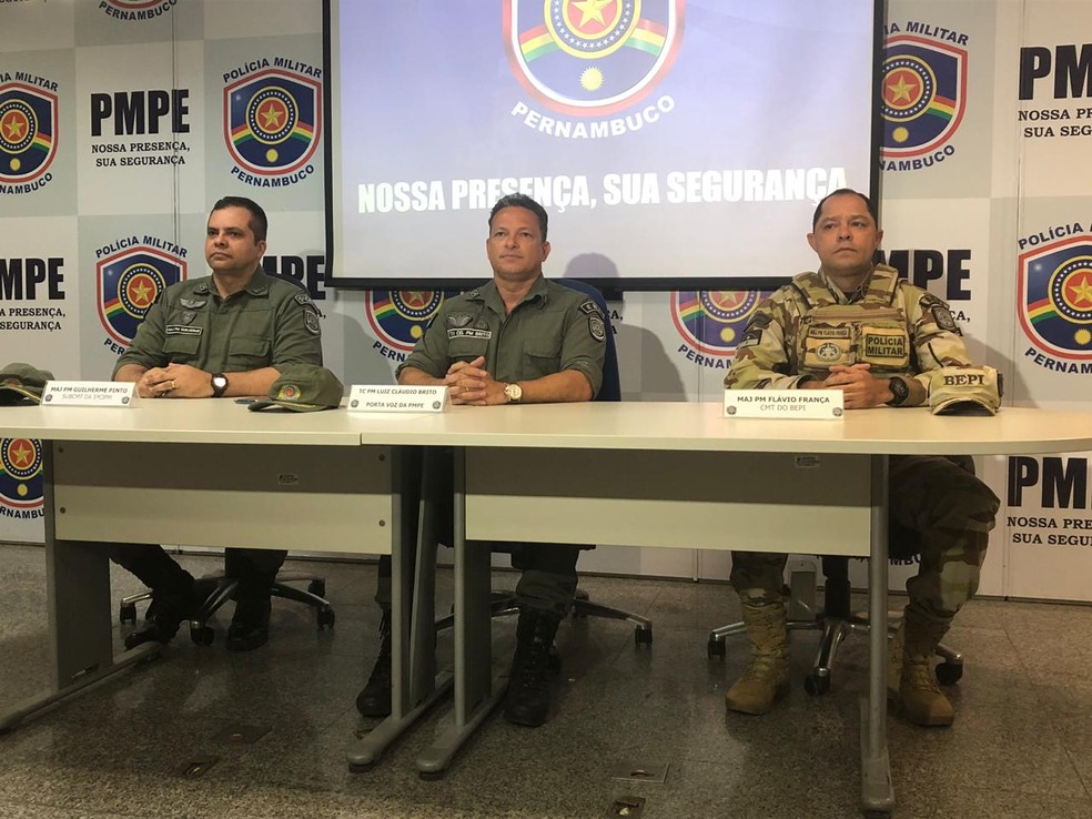 Polícia Militar detalhou operação em Gravatá durante coletiva de imprensa no Recife, nesta terça-feira (1º) — Foto: Marina Meireles/G1