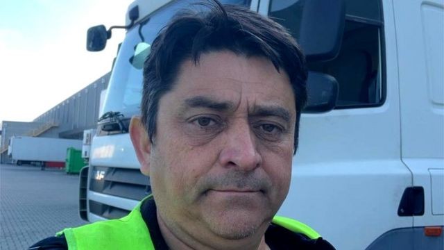 O caminhoneiro Reinaldo Moretti diz ter se mudado para Portugal após constantes altas do diesel e problemas econômicos no Brasil (Foto: ARQUIVO PESSOAL)