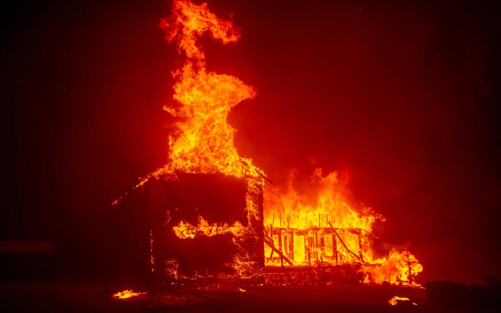 Incêndio na Califórnia — Foto: Josh Edelson / AFP