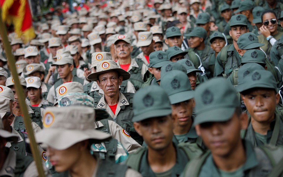 Forças Armadas Nacionais Bolivarianas desfilam durante exercício militar em Caracas, na Venezuela (Foto: Reuters/Andres Martinez Casares)