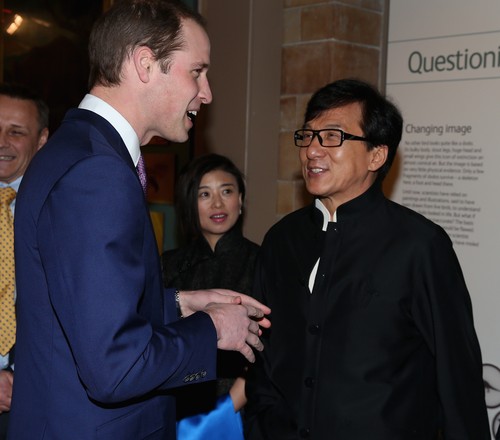 Príncipe William e Jackie Chan em evento na última quarta-feira, em Londres (Foto: Getty Images)