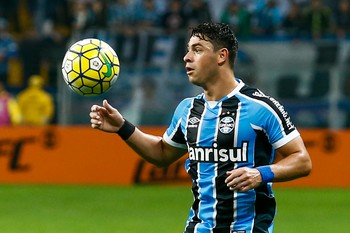 Giuliano, Grêmio x Coritiba (Foto: Marcello Zambrana/Agif/Estadão Conteúdo)