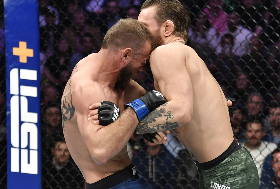 Donald Cerrone se impressiona com ombradas de McGregor: 