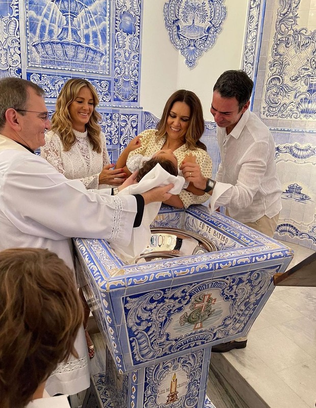 Batizado de Manu, filha de Ticiane Pinheiro e Cesar Tralli (Foto: Reprodução/Instagram @eduardonunesferreiraporto)