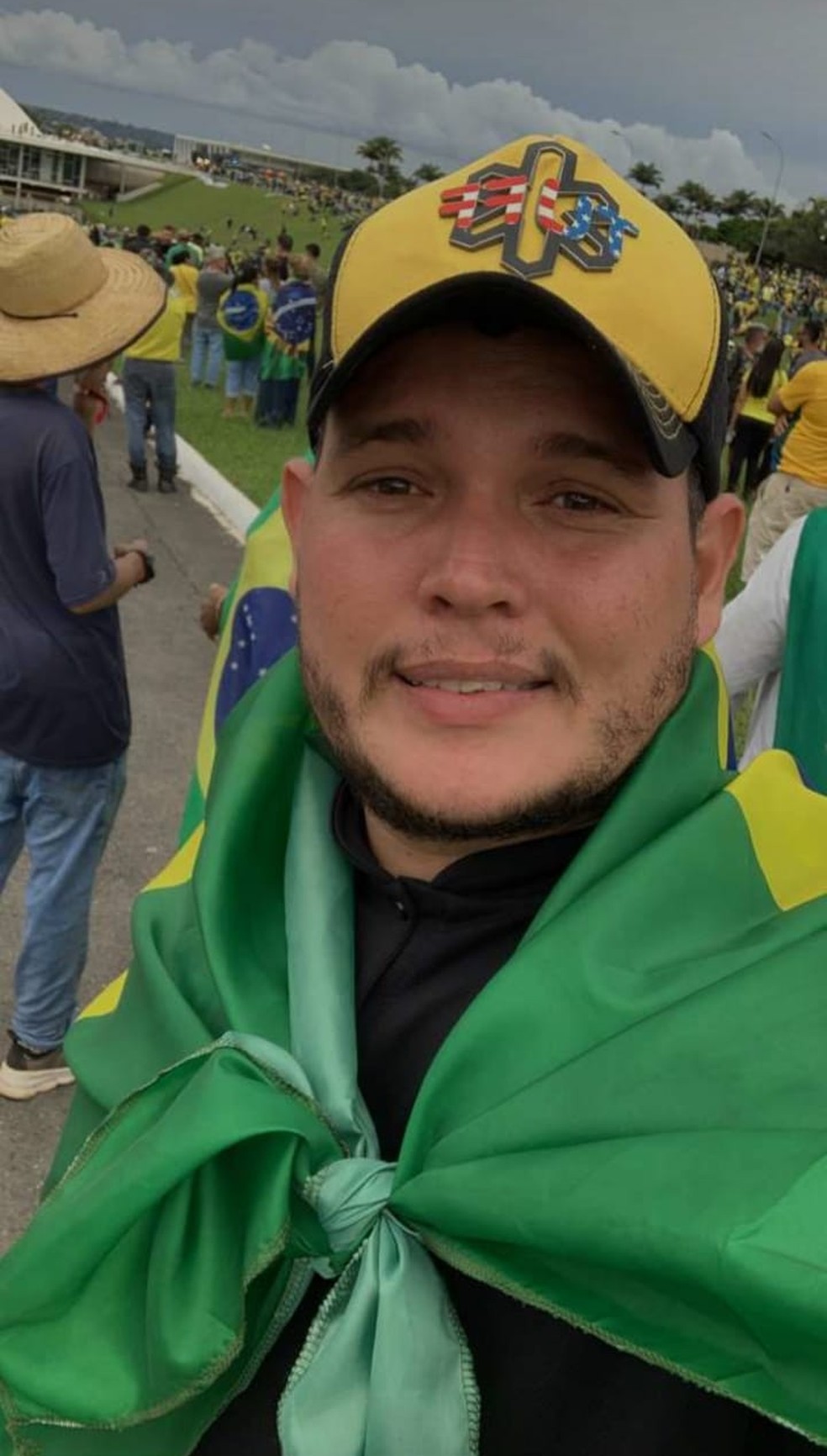 Blogueiro Jefferson Santos durante manifesto em Brasília — Foto: Reprodução/WhatsApp