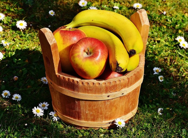 Mesmo quando se opta por frutas e legumes como petiscos não se deve exagerar (Foto: Pixabay/Alexa/CreativeCommons)