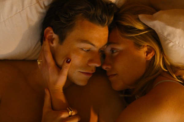 Harry Styles and Florence Pugh in a scene from Don't Worry Honey (2022) (Photo: Playback)