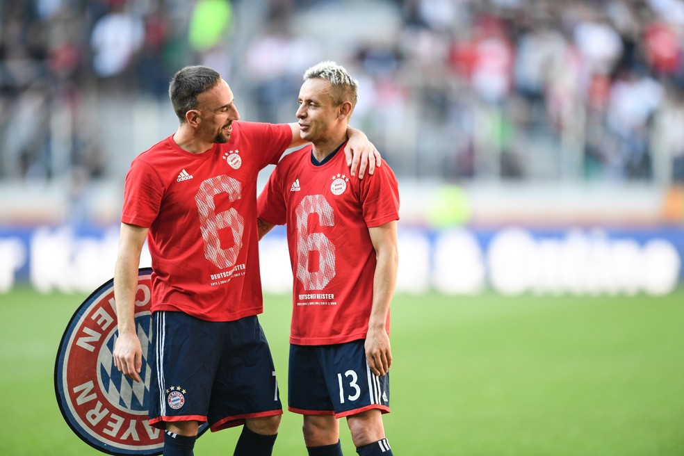 Ribery e Rafinha atuaram juntos no Bayern de Munique e são muito amigos — Foto: EFE/EPA/DANIEL KOPATSCH 