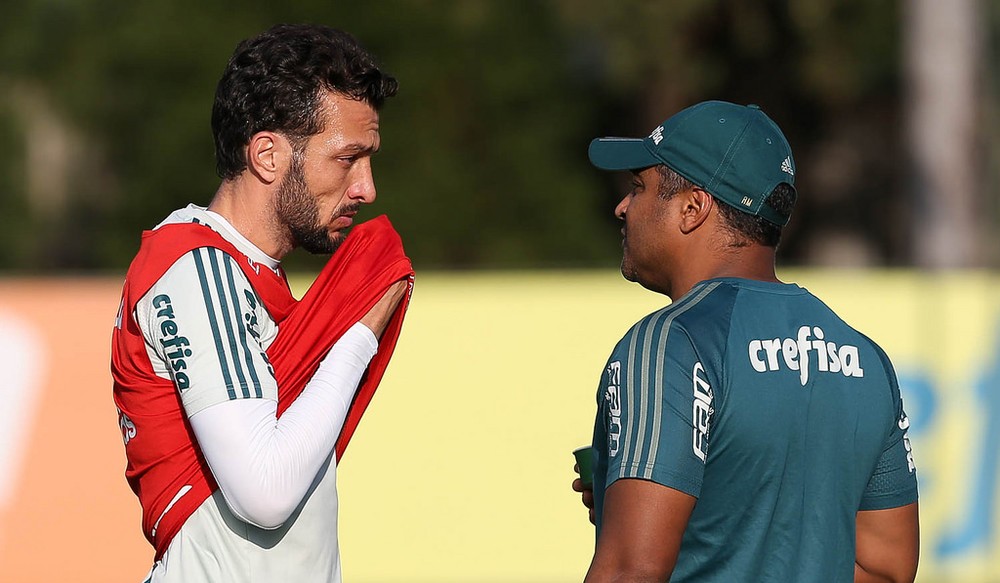 Antes referência e hoje contestada, defesa do Palmeiras pode mudar para recuperar segurança